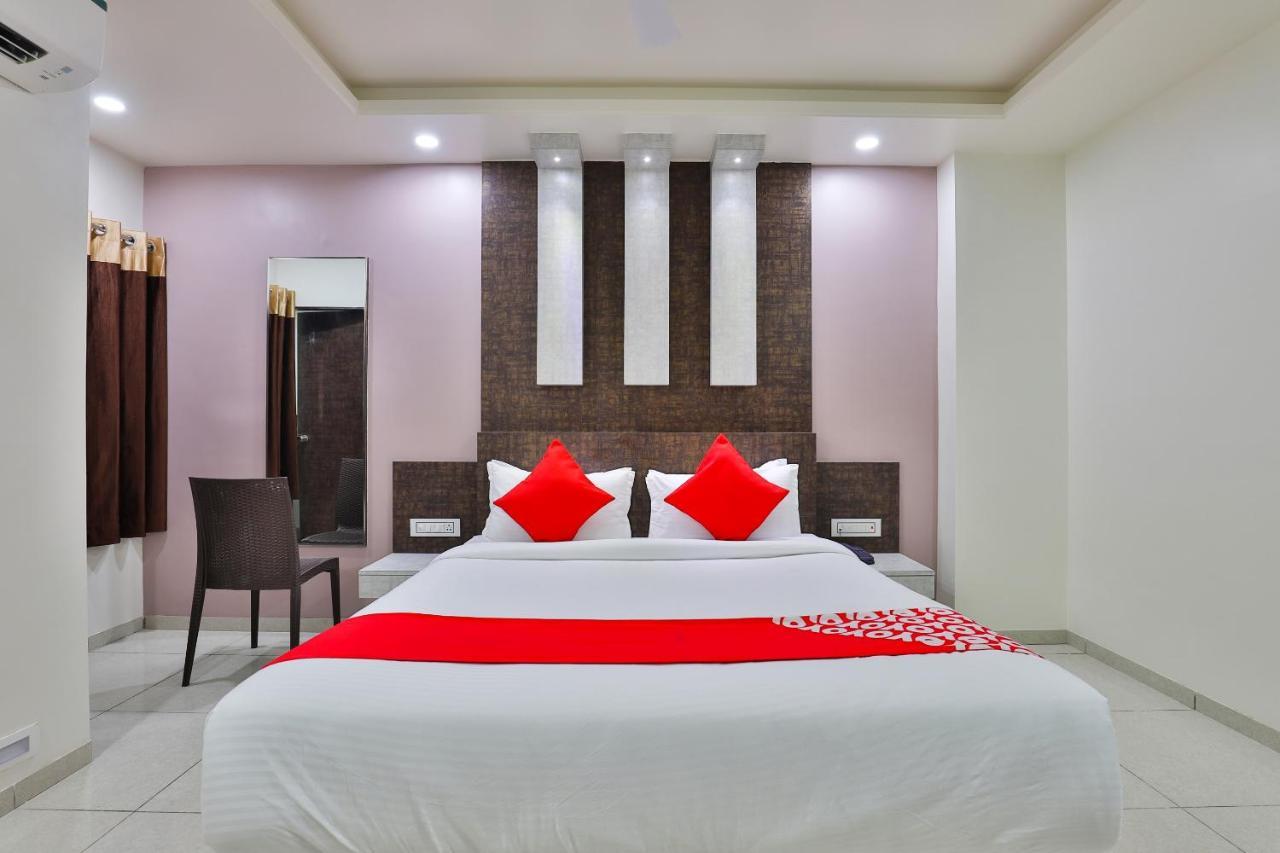 Oyo 23174 Hotel Parth Inn Dwārka Esterno foto